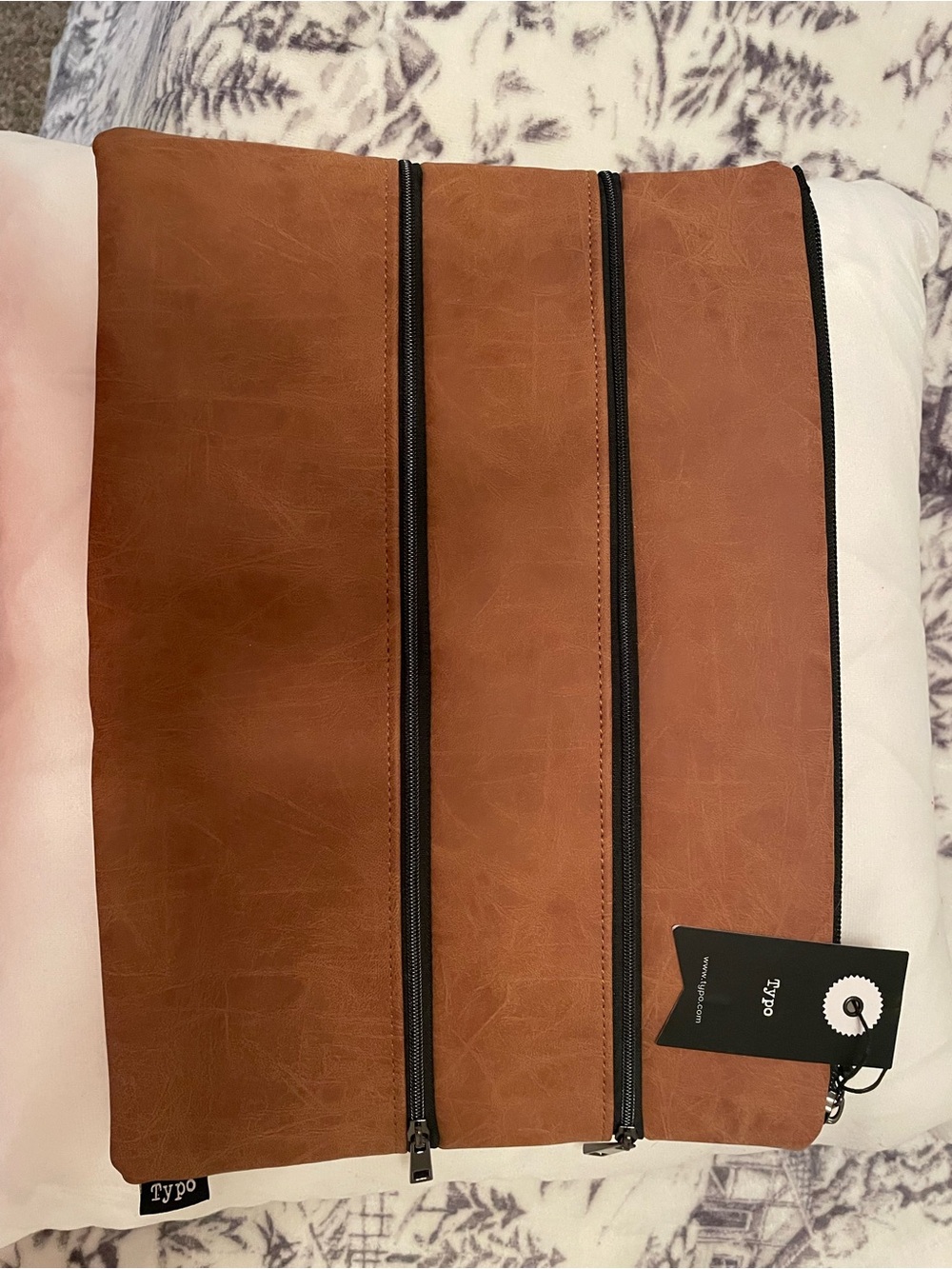 Men’s Tan Faux-Leather Triple-Zip Laptop Organizer Pouch